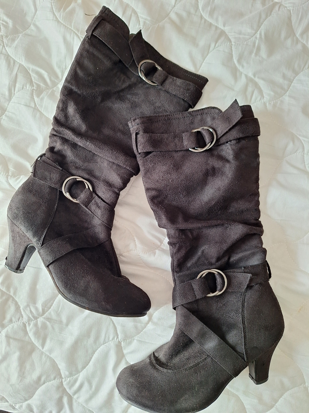 Women's Mid-Calf Buckle Suede Heeled Boots in Black